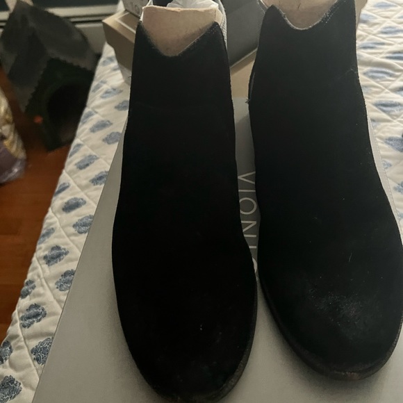 Vionic Chelsea Boot- Alana - Picture 3 of 6